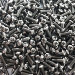 औद्योगिक एम 4 एक्स 10 स्क्रूसाठी जी 5 टायटॅनियम मिश्र धातु फास्टनर